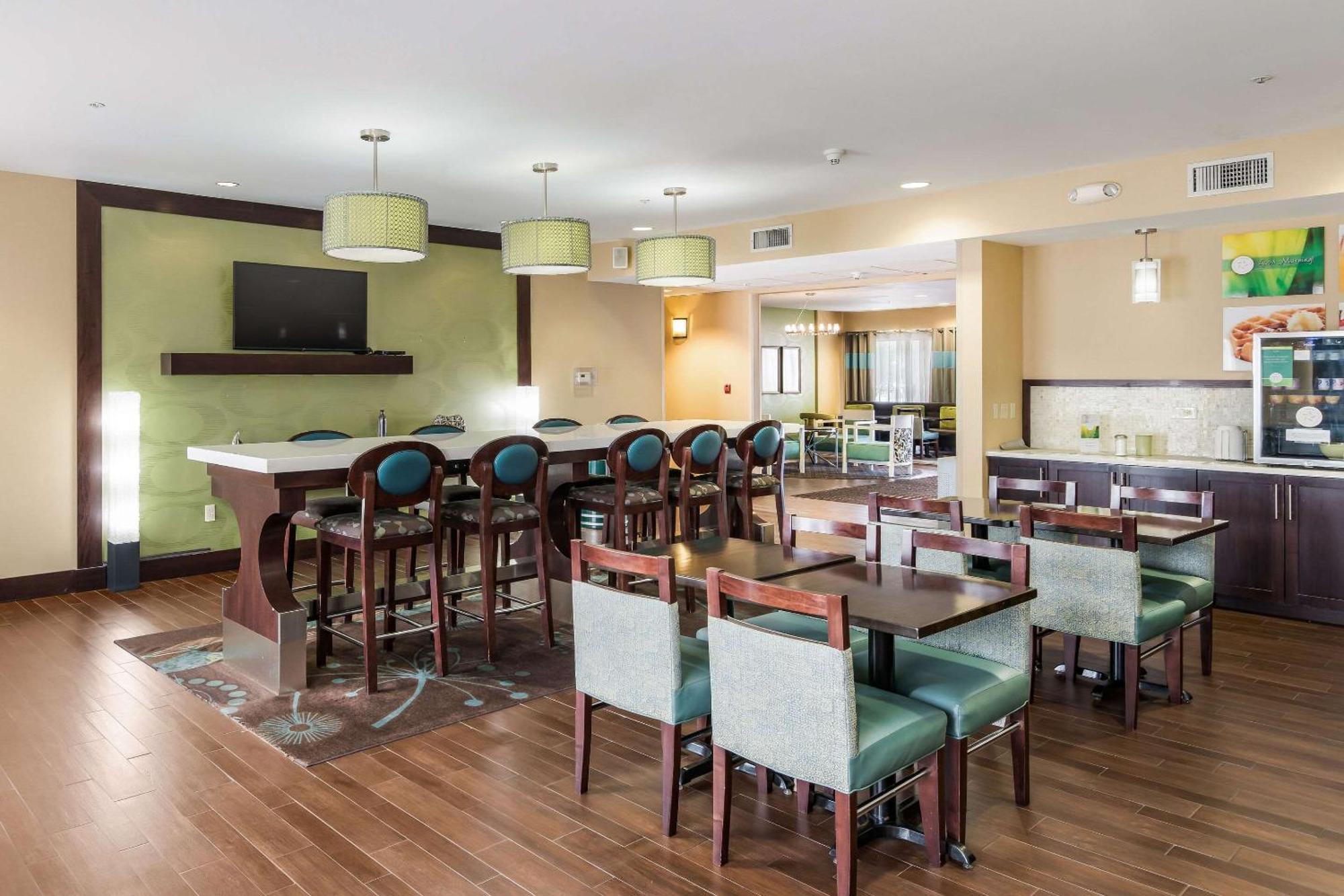 Quality Inn & Suites Quincy - Downtown Экстерьер фото