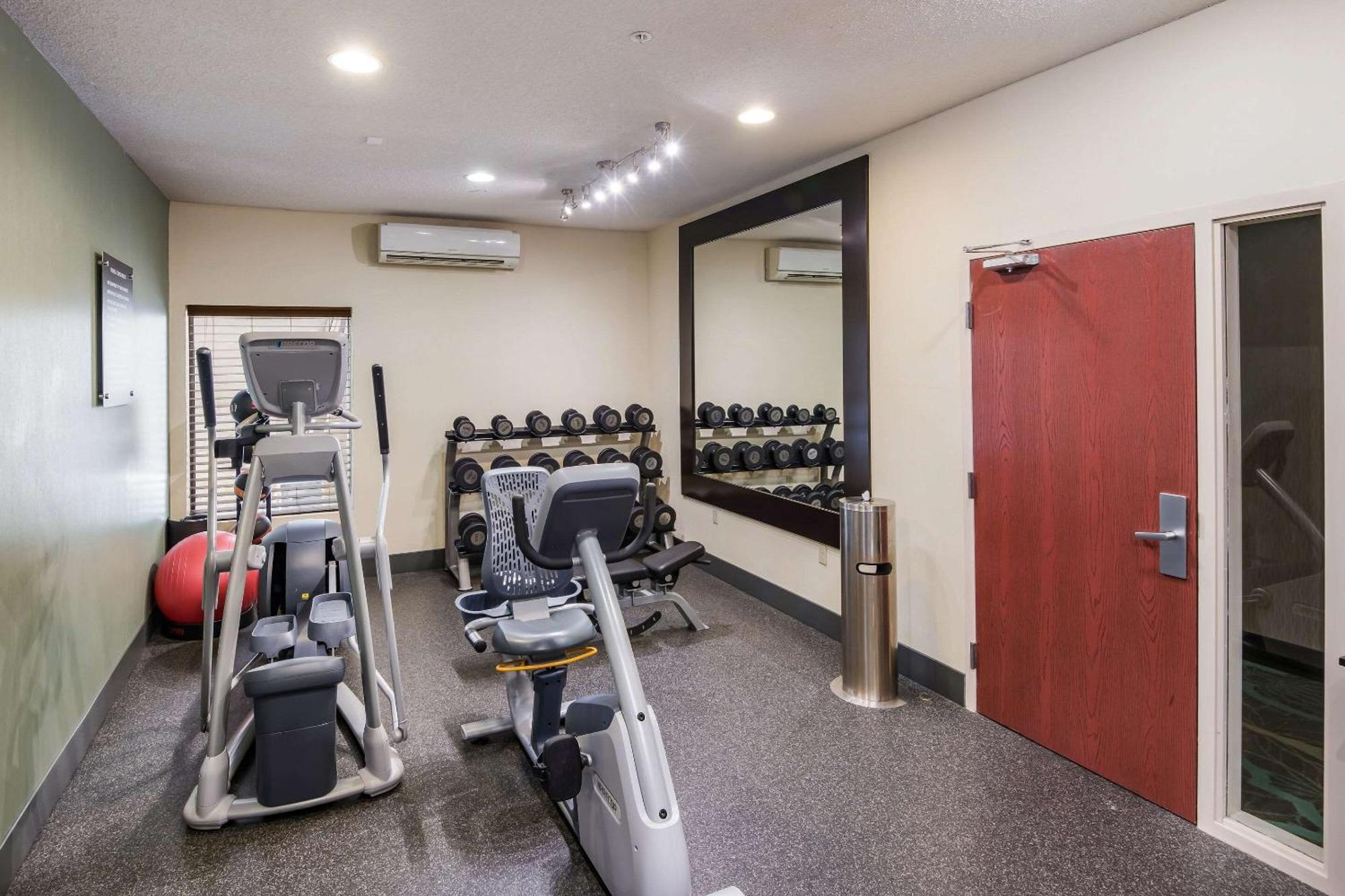 Quality Inn & Suites Quincy - Downtown Экстерьер фото
