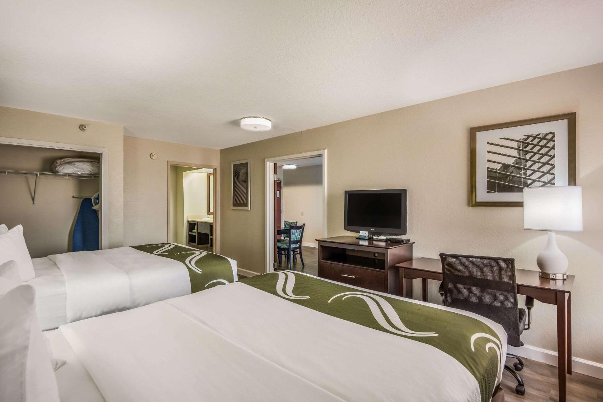 Quality Inn & Suites Quincy - Downtown Экстерьер фото