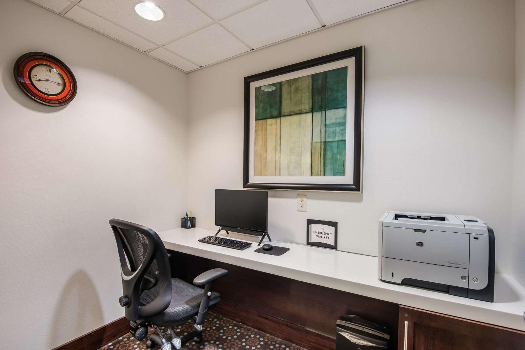 Quality Inn & Suites Quincy - Downtown Экстерьер фото