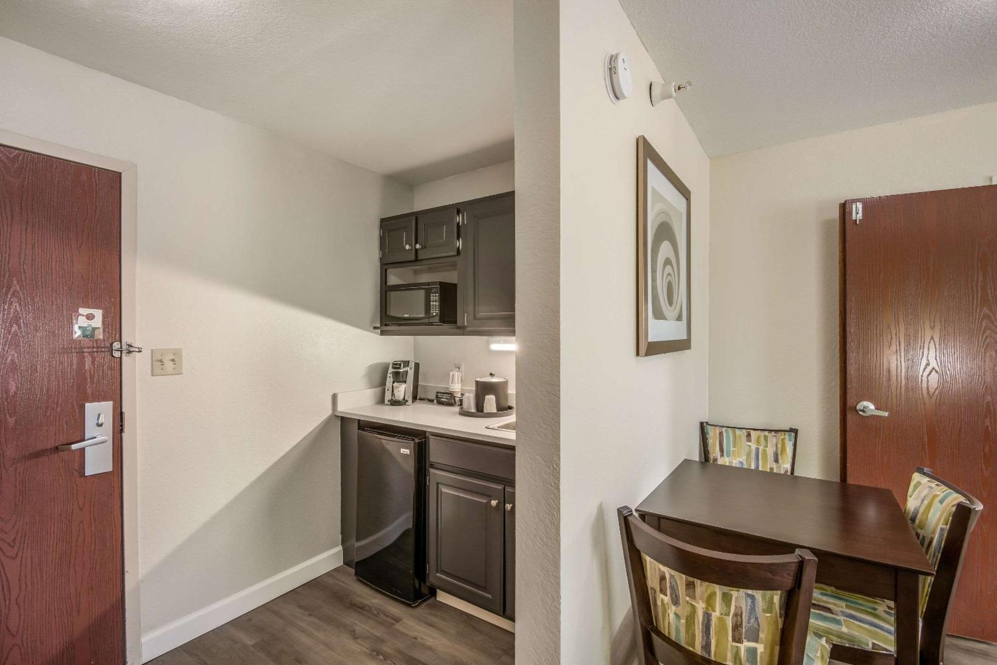 Quality Inn & Suites Quincy - Downtown Экстерьер фото