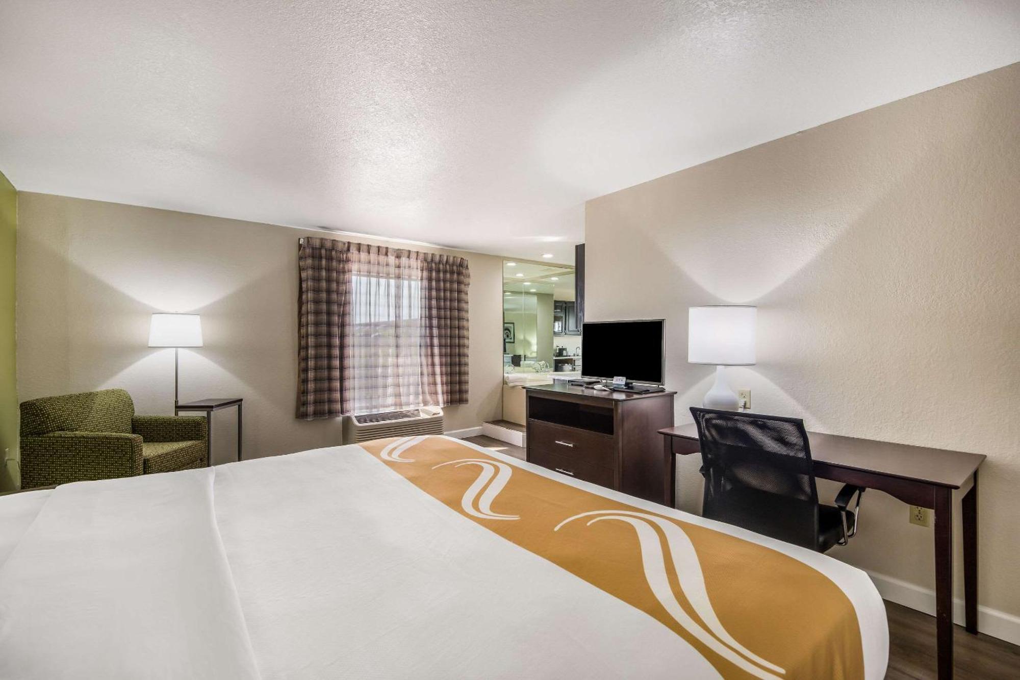 Quality Inn & Suites Quincy - Downtown Экстерьер фото