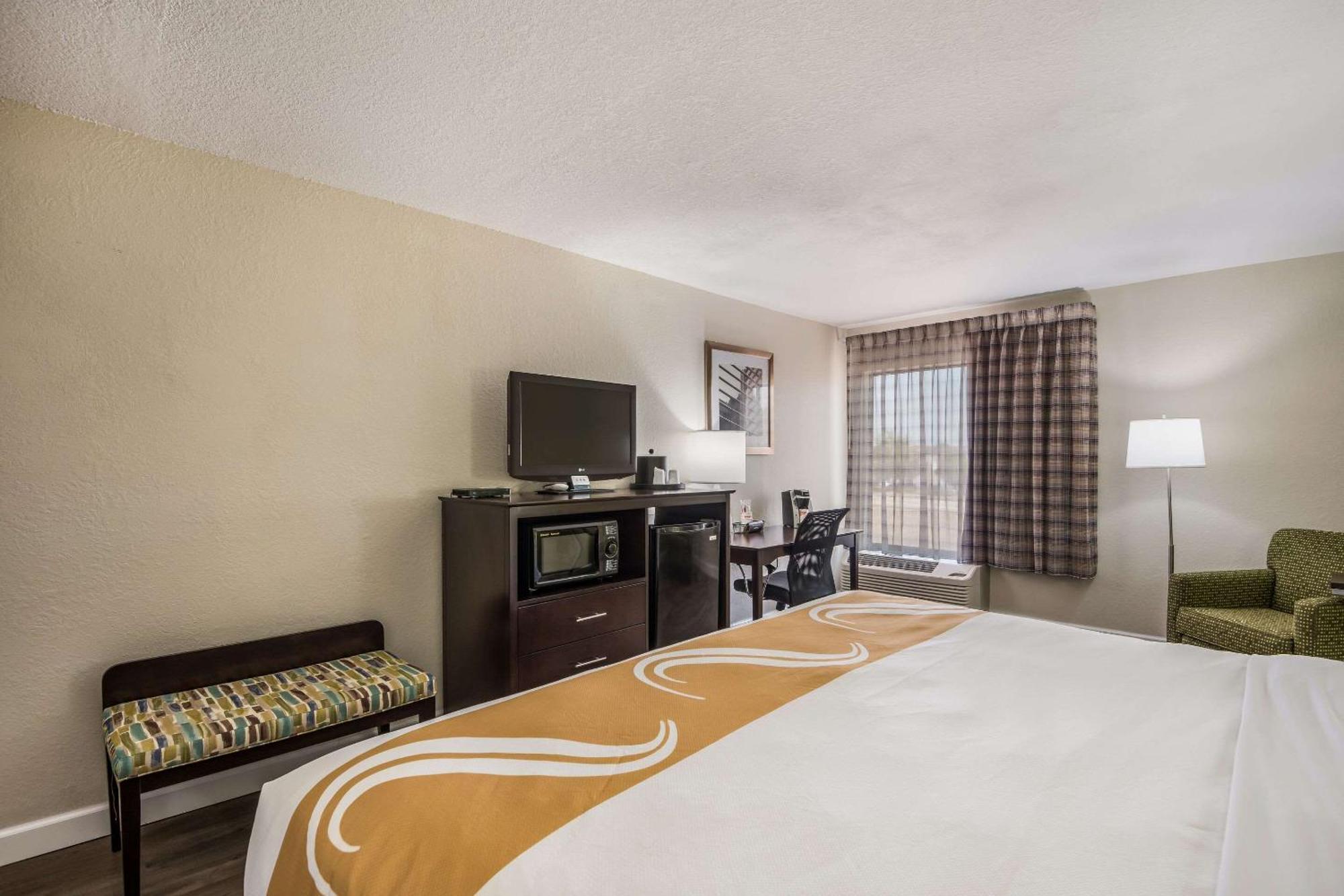 Quality Inn & Suites Quincy - Downtown Экстерьер фото
