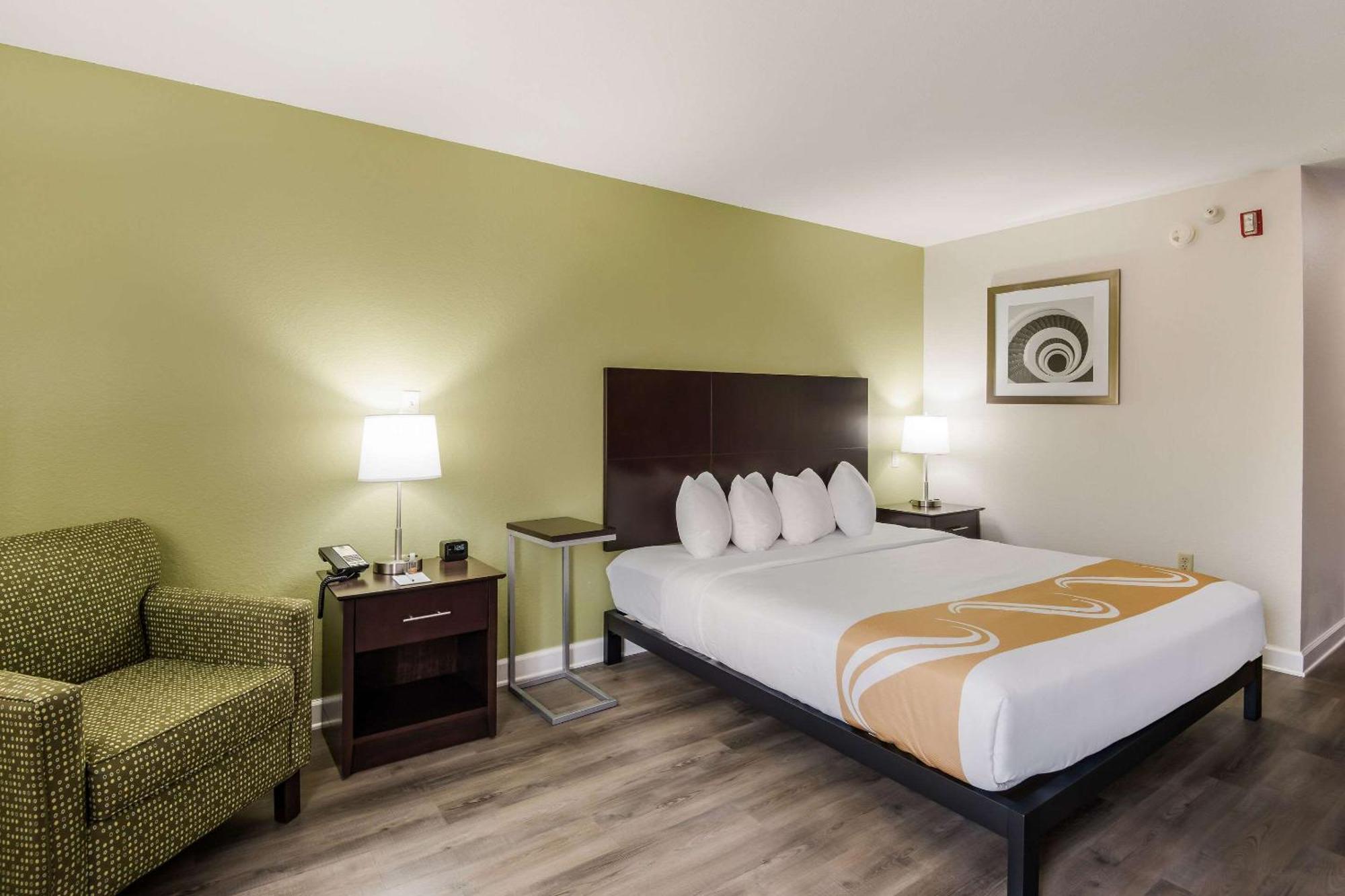 Quality Inn & Suites Quincy - Downtown Экстерьер фото