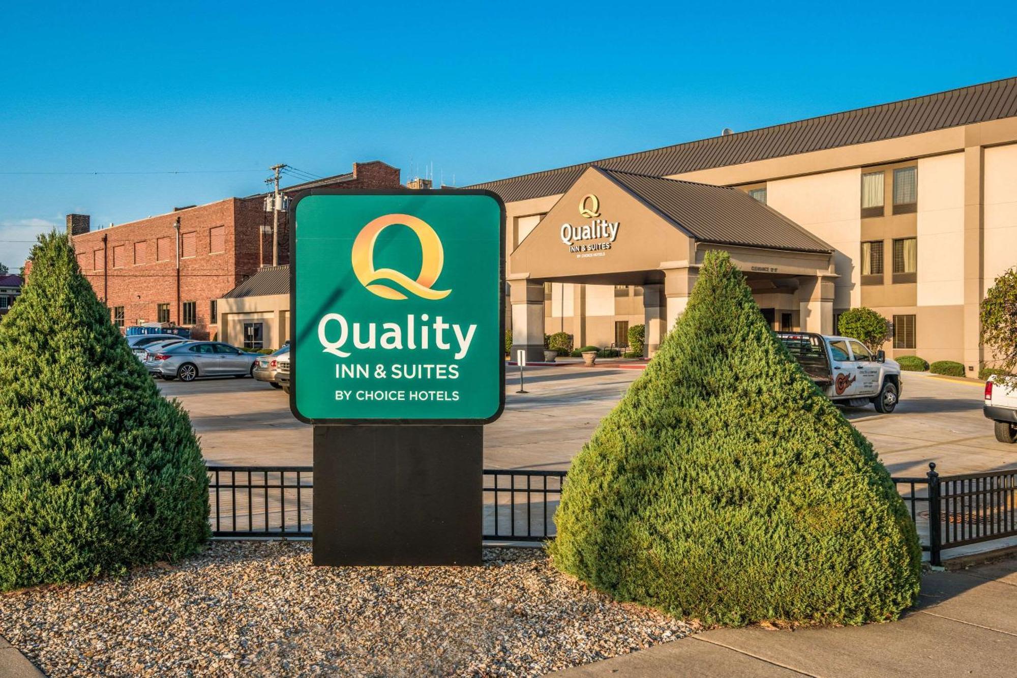 Quality Inn & Suites Quincy - Downtown Экстерьер фото