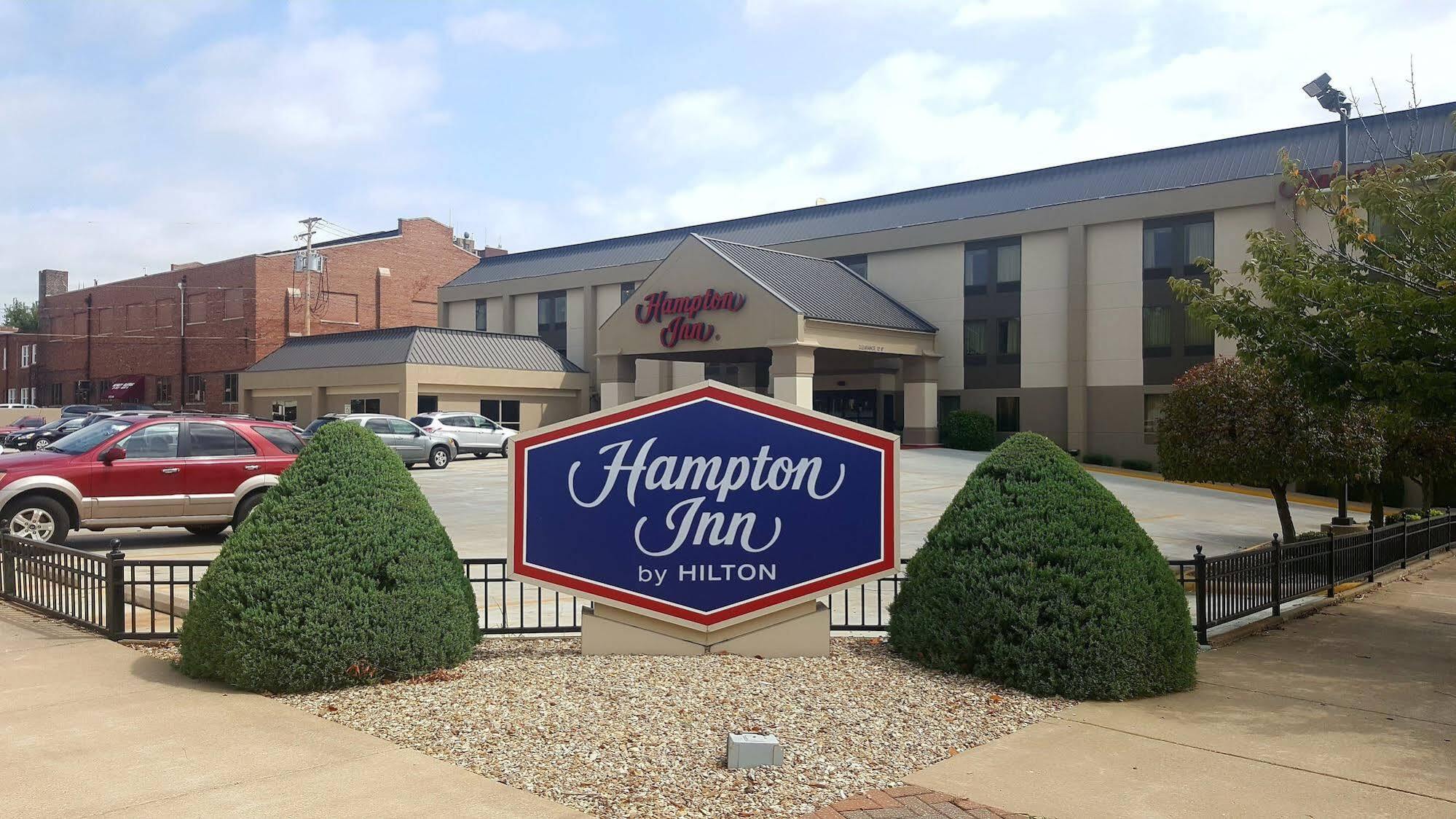 Quality Inn & Suites Quincy - Downtown Экстерьер фото